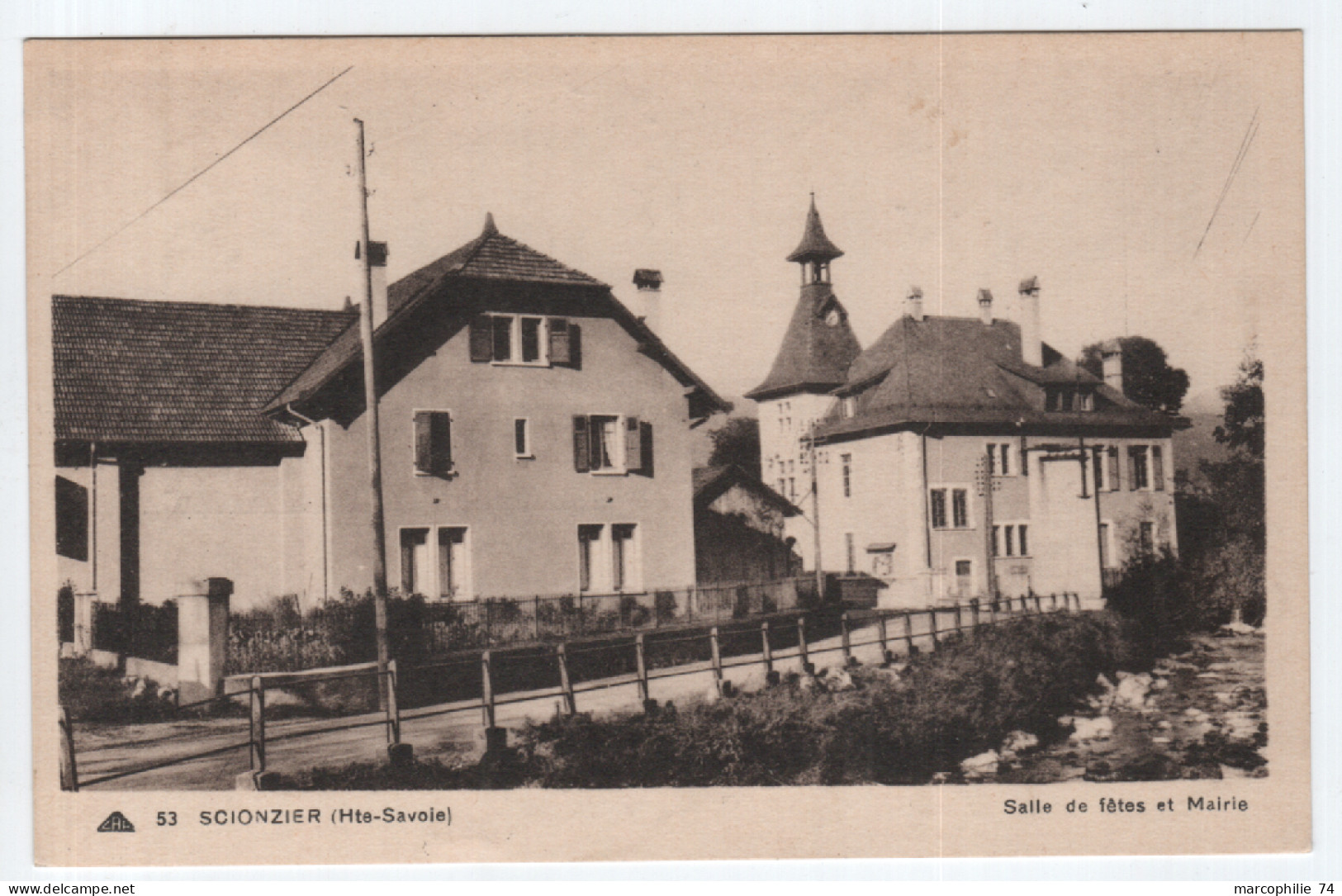 SCIONZIER SALLE DE FETES ET MAIRIE  HAUTE SAVOIE