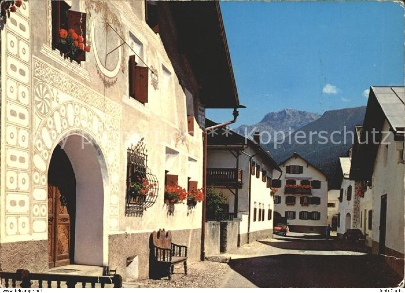 Scuol Tarasp Vulpera Dorfgasse in Scuol