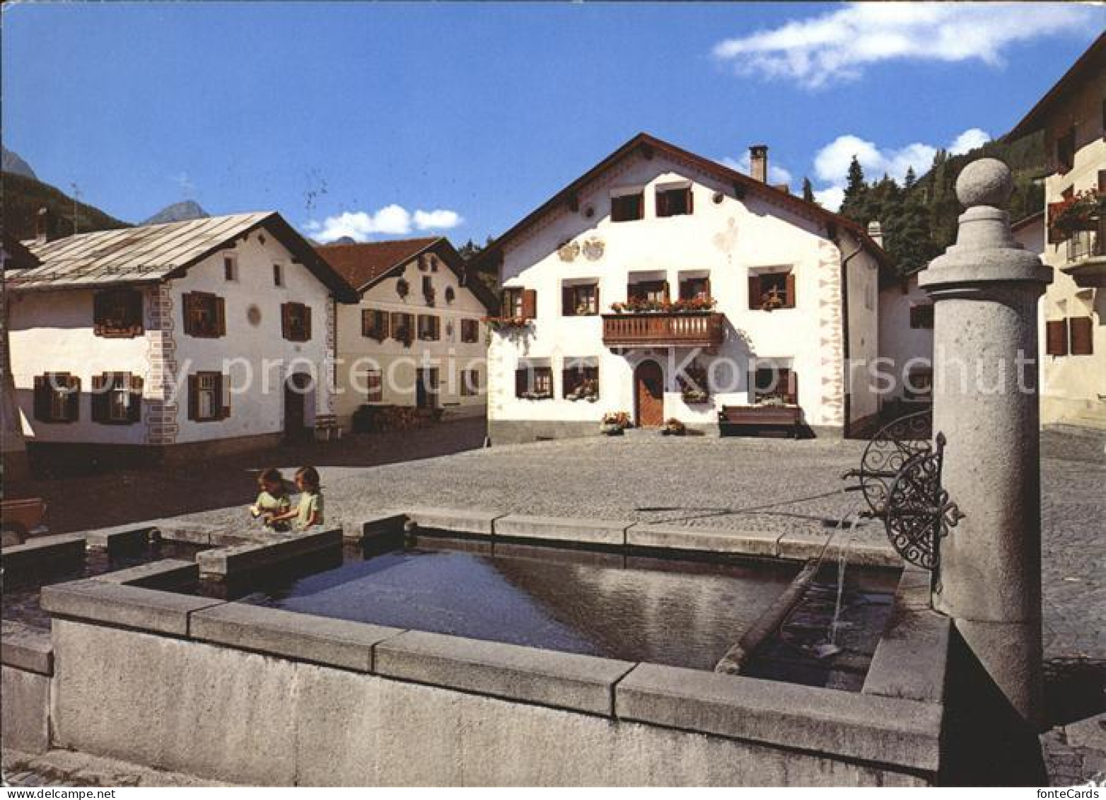 Scuol Tarasp Vulpera Dorfplatz Scuol