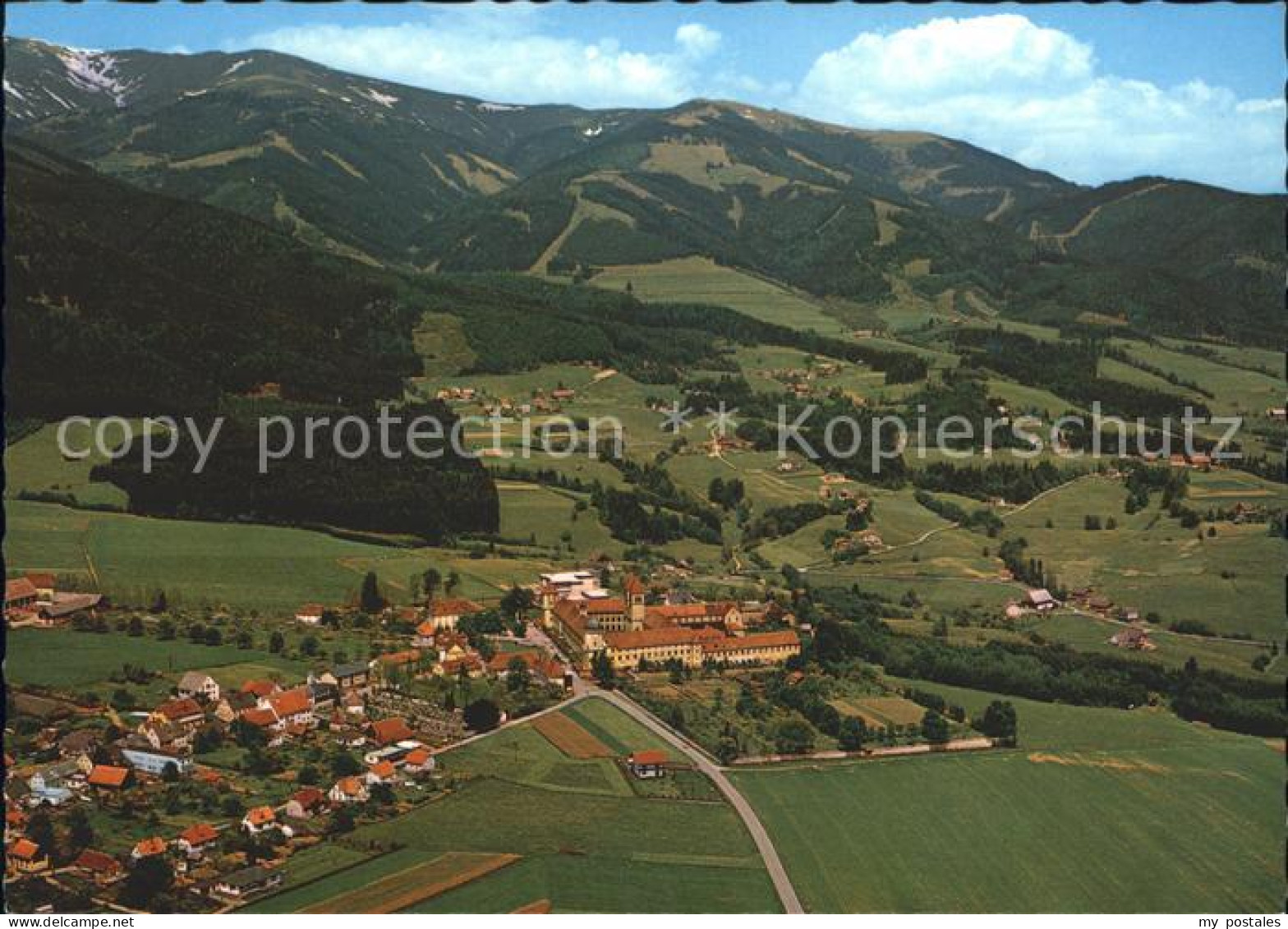 Seckau mit Benediktinerstift Fliegeraufnahme