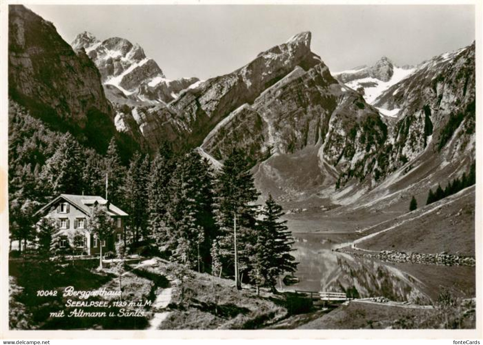 Seealpsee Saentis IR Berggasthaus Seealpsee mit Altmann und Saentis