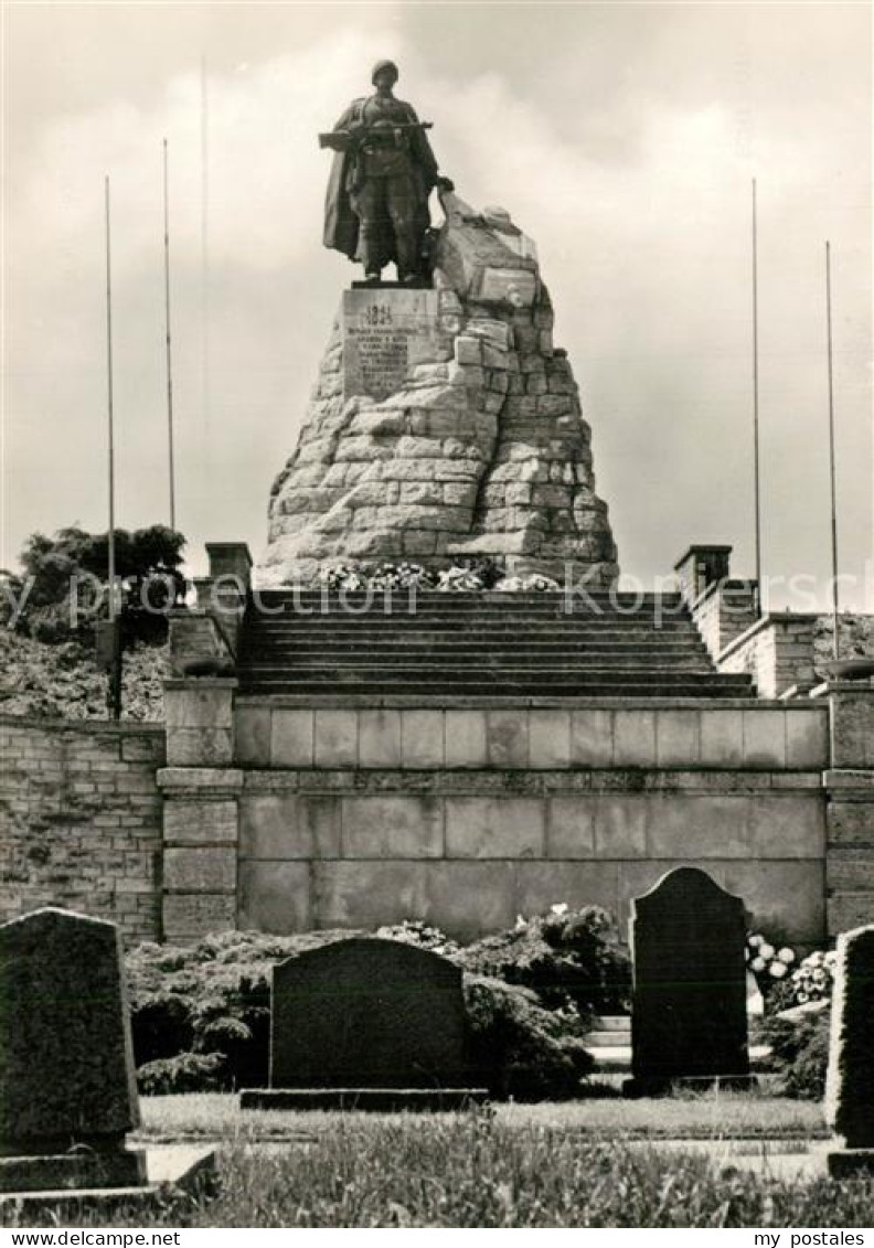 Seelow Maerkisch-Oderland Brandenburg Gedenkstaette der Befreiung auf den Seelow