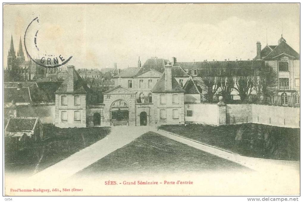 Sées - Grand séminaire - porte d´entrée    , ik76
