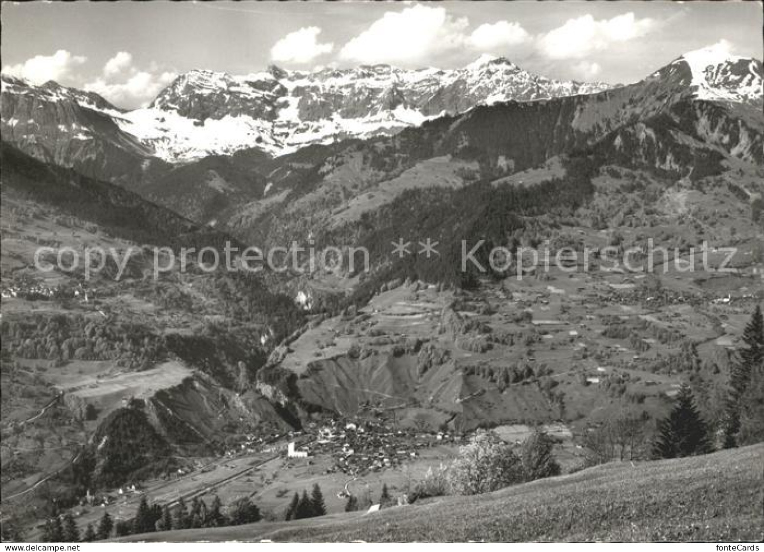 Seewis GR Gruesch Fanas mit Schesaplana und Sassauna