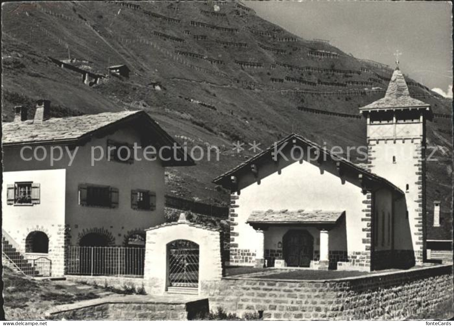 Selva Tujetsch Kirche und Kaplanei