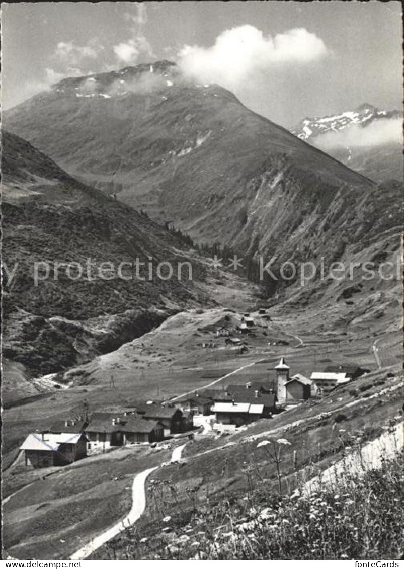 Selva Tujetsch mit Piz Cavradi und Piz Badus
