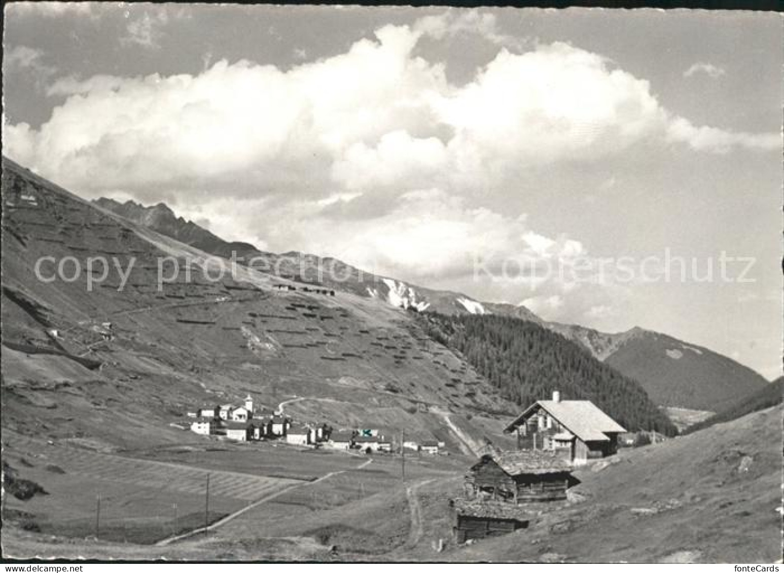 Selva Tujetsch mit Piz Crispalt Auslaeufer