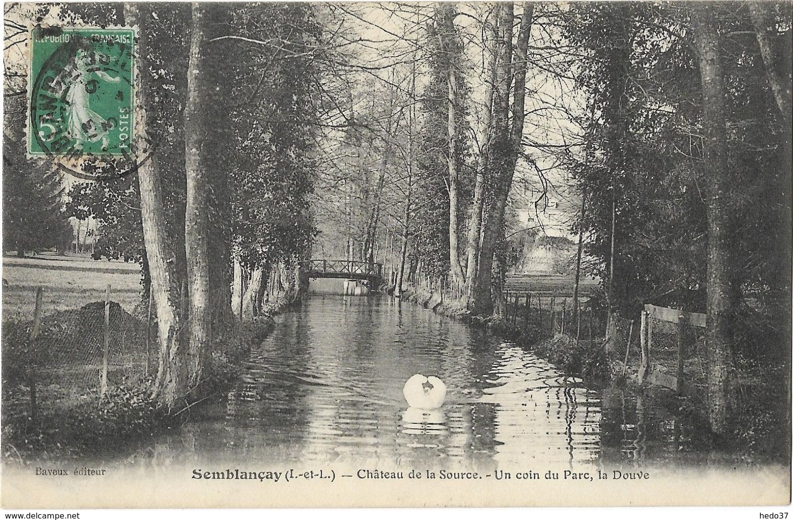 Semblançay - Château de la Source - Un coin du Parc, la Douve