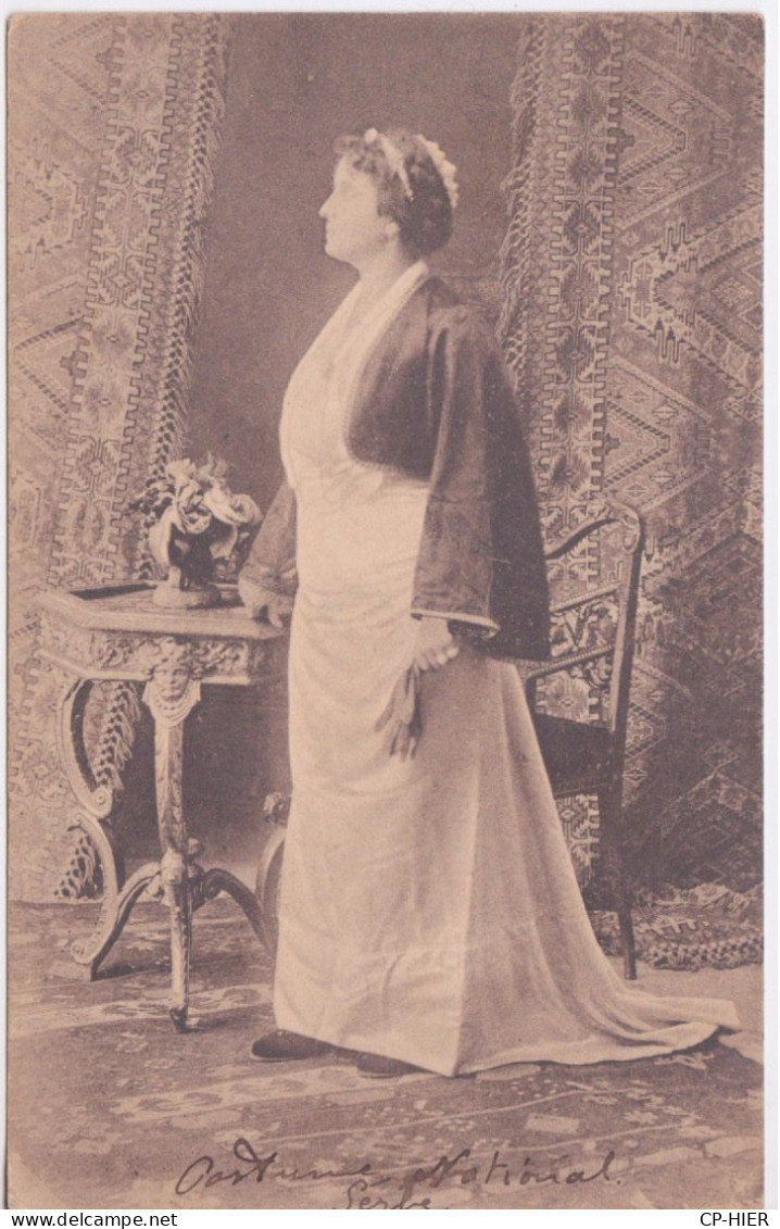 SERBIE - COSTUME SERBE   - FEMME EN TENUE NATIONAL