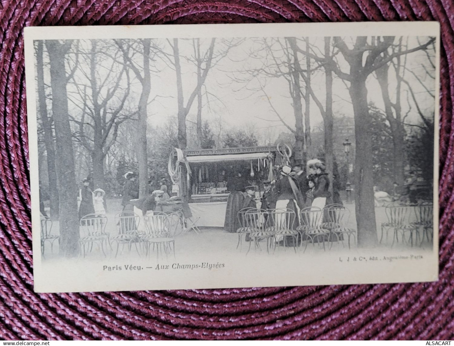 serie ,  paris vécu , aux champs élysées