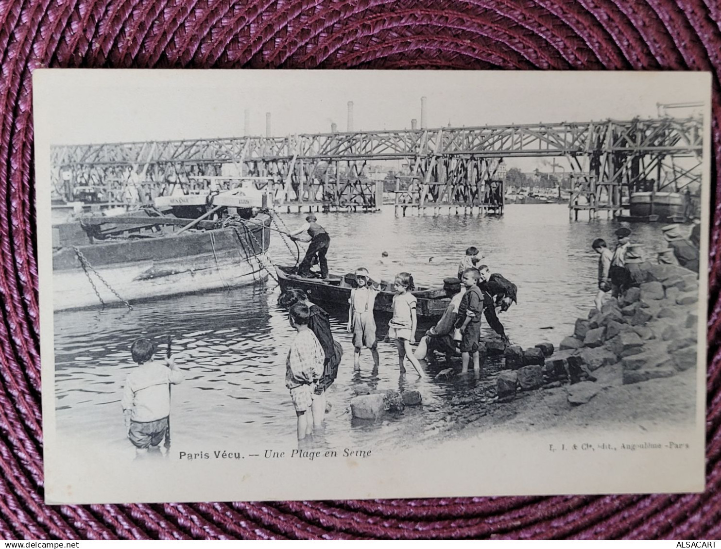 serie , paris vecu , une plage en seine