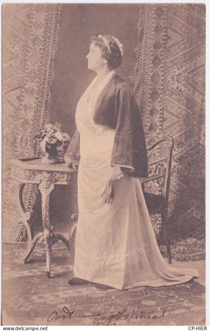 SERBIE - COSTUME SERBE   - FEMME EN TENUE NATIONAL