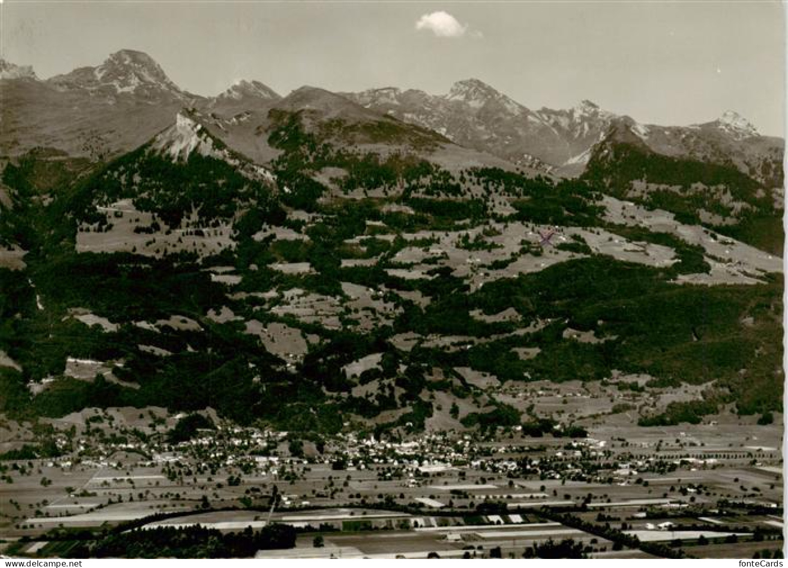 Sevelen  Werdenberg SG mit Sevelerberg und Alvier Fliegeraufnahme