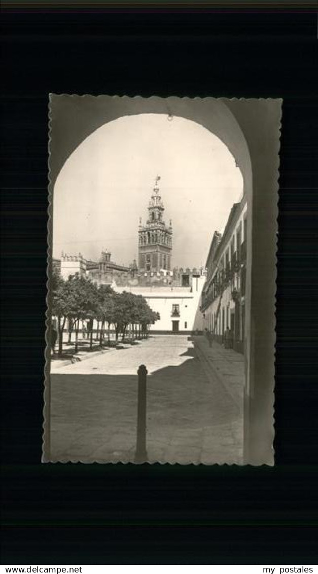 Sevilla Andalucia La Giralda Patio de Banderas