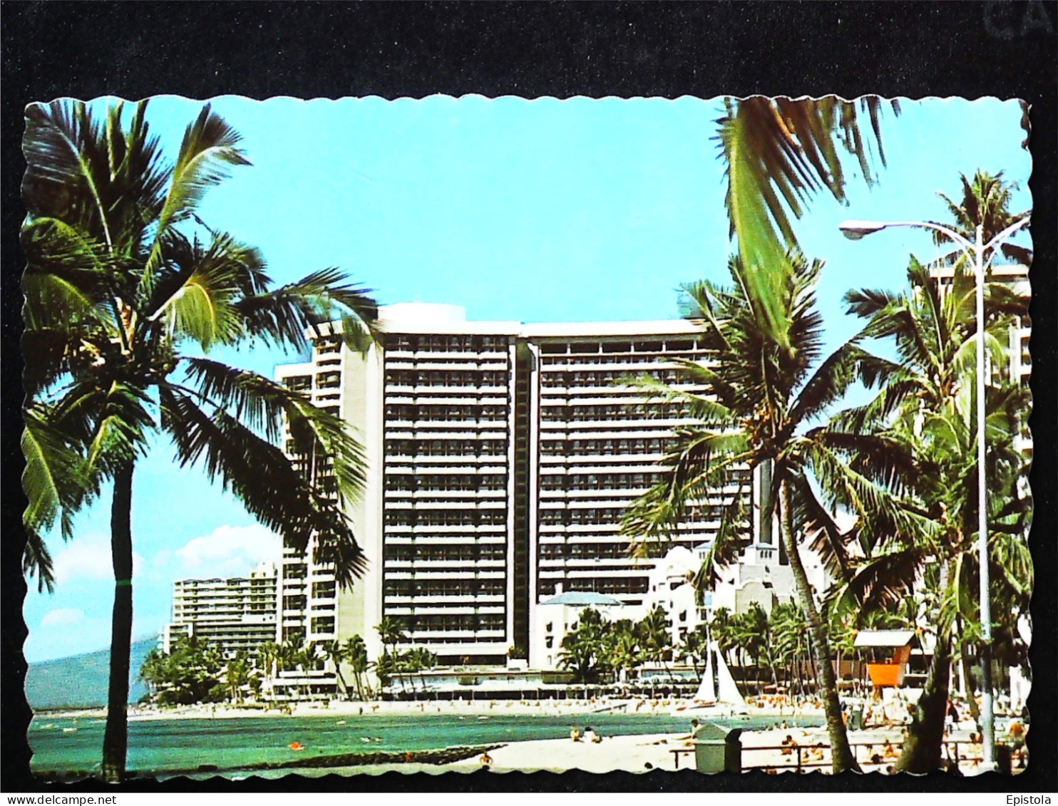 ►  SHERATON WAIKIKI HOTEL Island of Oahu Hawaii