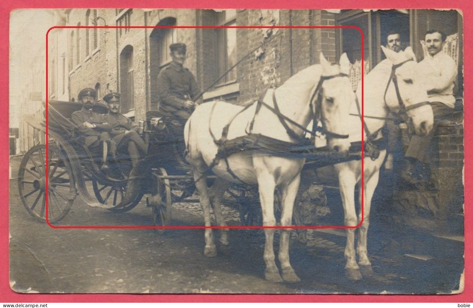 Sibret Belgique : Carte photo Attelage - Calèche deux Officiers Allemands / Guerre 1914-18.