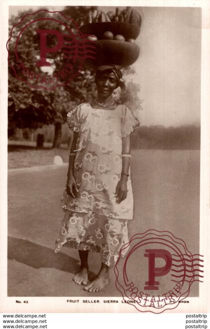 SIERRA LEONA // SIERRA LEONE. FRUIT SELLER. - REAL PHOTO