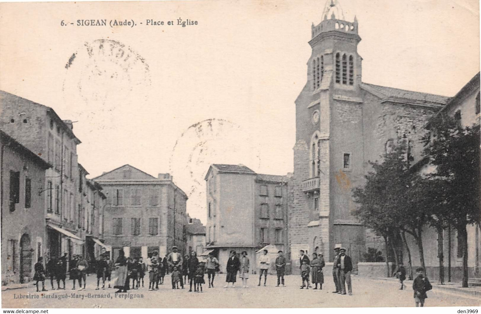 SIGEAN - Place et Eglise