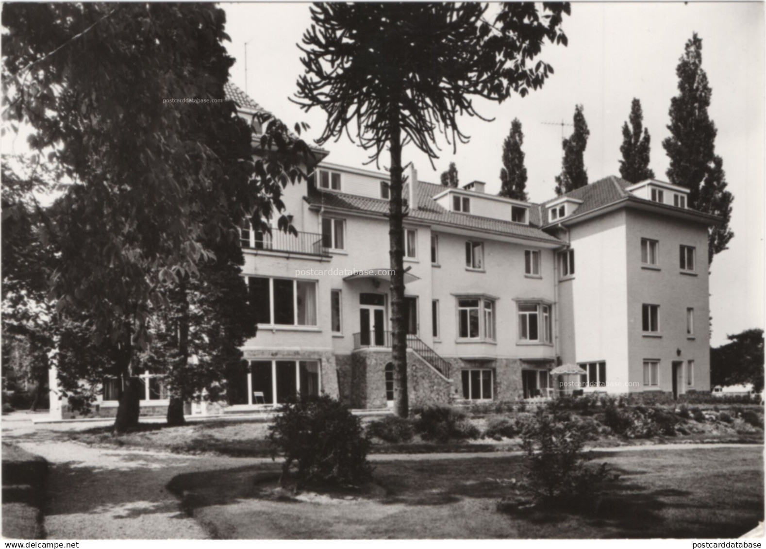 Sint-Genesius-Rode - Regina Mundi