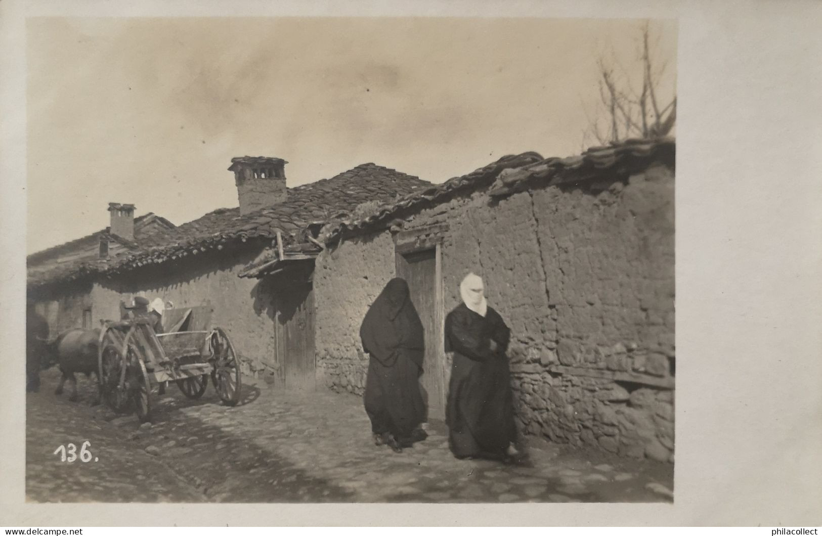 Skopje - Macedonia? // Carte Photo - RPPC // Street Scene no. 2. 19??