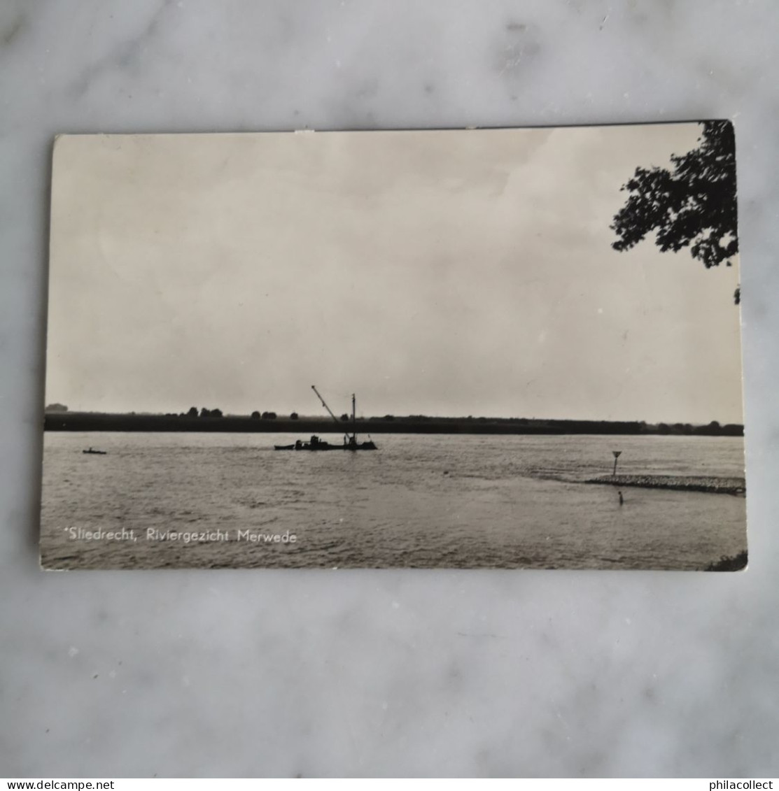 Sliedrecht (ZH) Riviergezicht Merwede (Schip) 1957