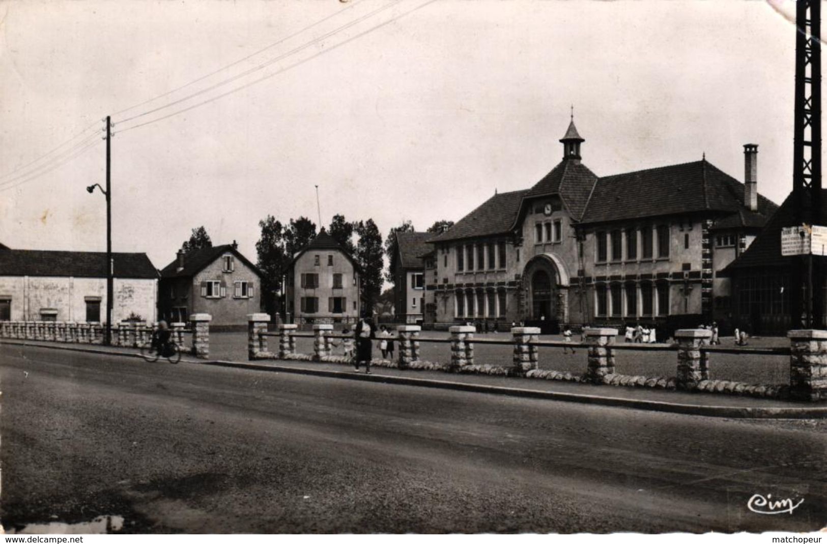 SOCHAUX -25- L'ECOLE