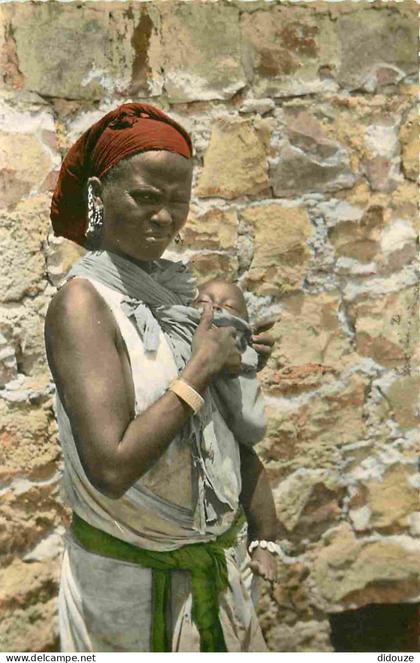 Carte Postale - Somalie - Femme  - Folklore Scène et Type - Enfants - Carte Dentelée - CPSM format CPA - Voir Scans Rect