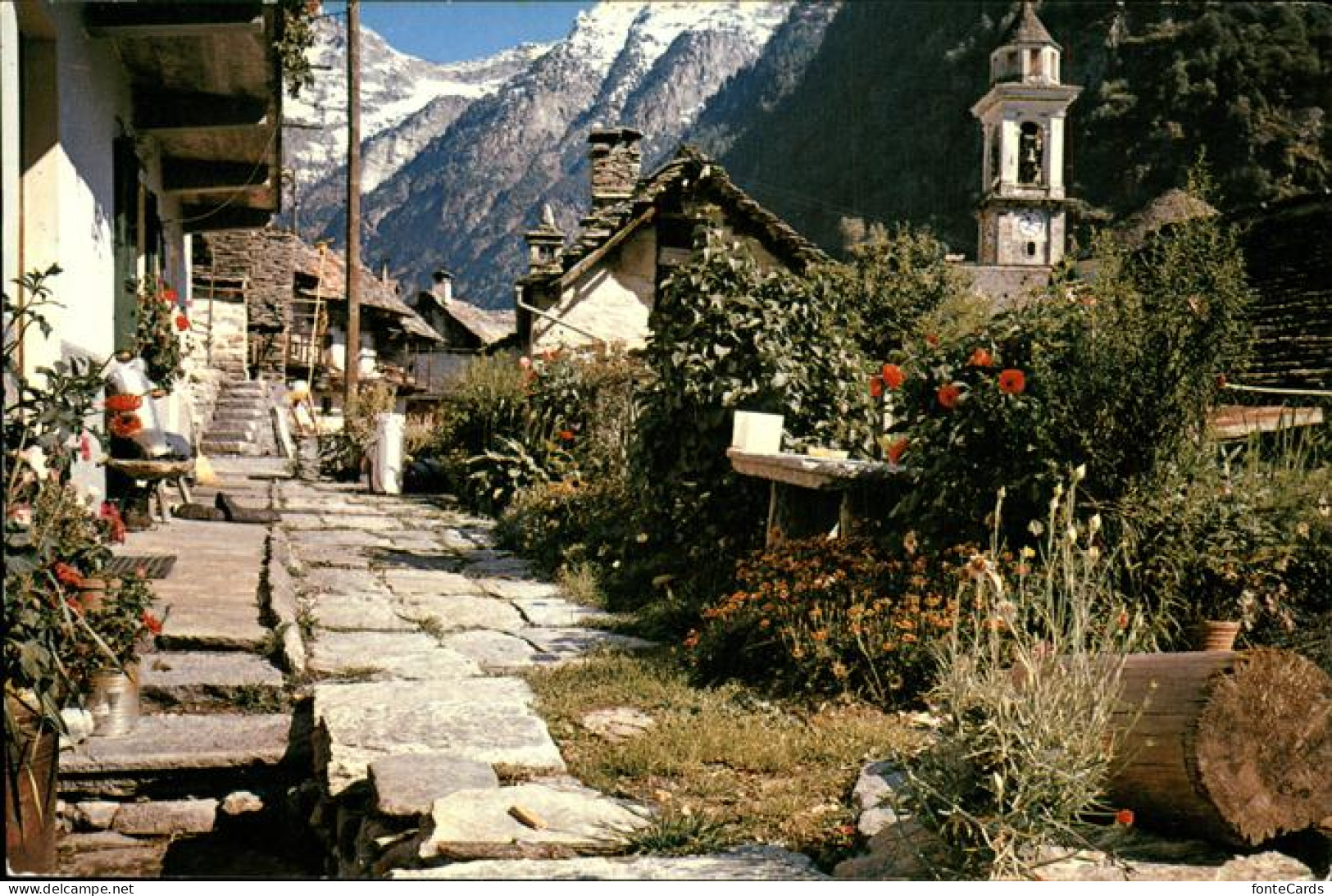 Sonogno Dorfpartie Kirche