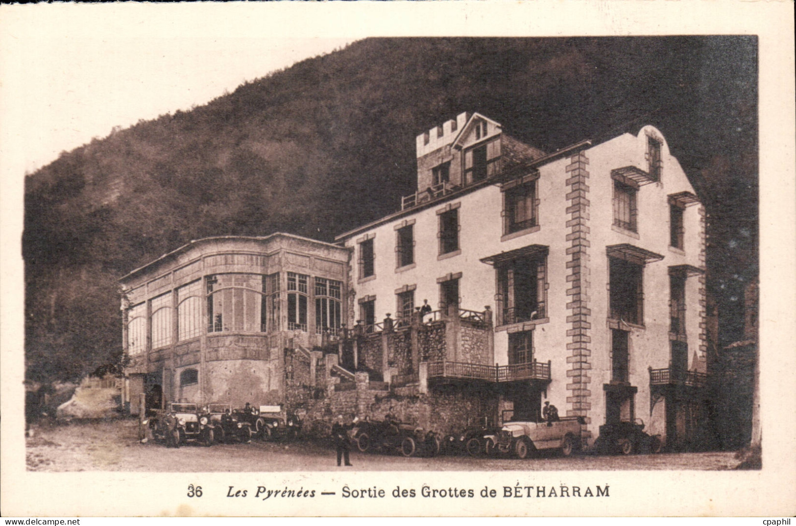 Sortie des Grottes de Betharram CPA