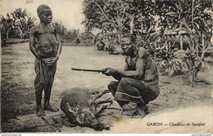 CPA Gabun, Jäger mit erlegtem Schwein