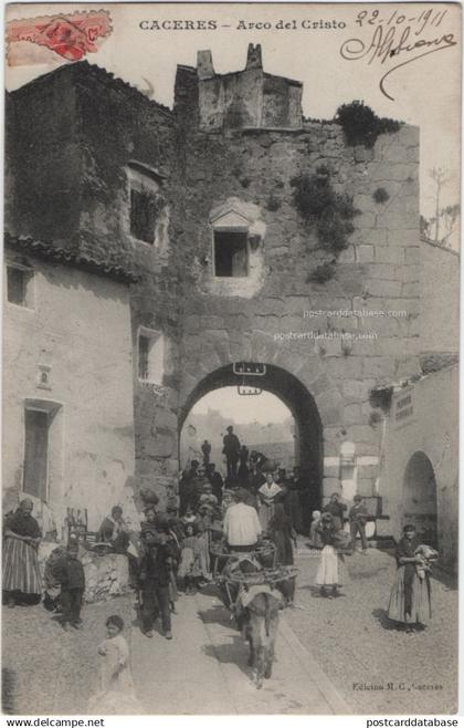 Cáceres - Arco del Cristo - & donkey, arch, people