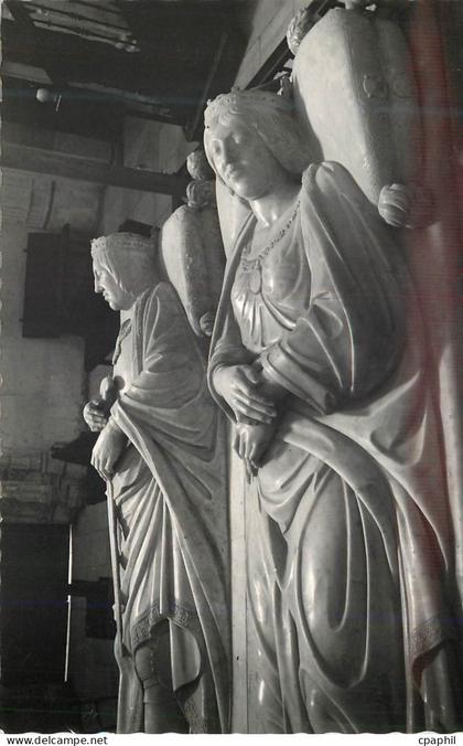 CPM Granada Capilla Real Estatuas vaventes de los Reyes Catolicos F Domentico Chapelle Royale gisantes des Rois Catholiq