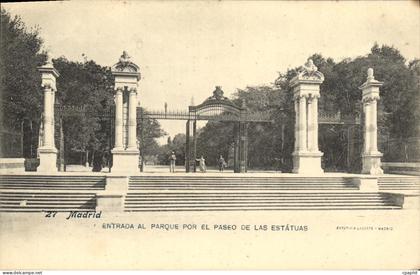 CPA Madrid Entrada al Parque por Paseo de las Estatuas