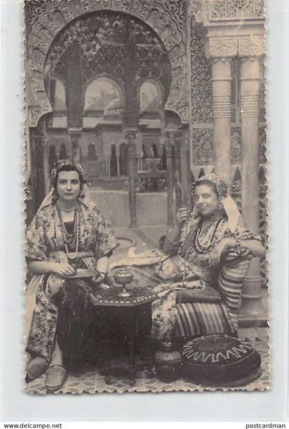 España - SEVILLA - Tipo de mujeres - POSTAL FOTOgráfica - Ed. desconocido