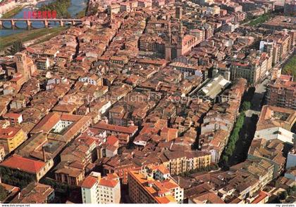 Logrono La Rioja ES Fliegeraufnahme Altstadt Fluss Kathedrale Bruecke Stadtpanor