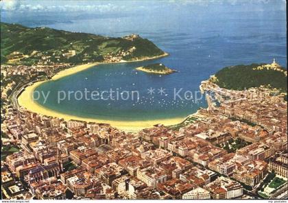 San Sebastian  Pais Vasco ES Fliegeraufnahme mit Strand
