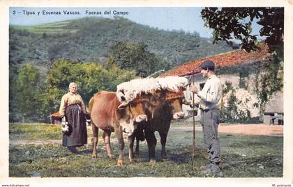 B293 Spain Tipos y Escenas Vascad Paenas del Campo Cows Peasant vintage postcard