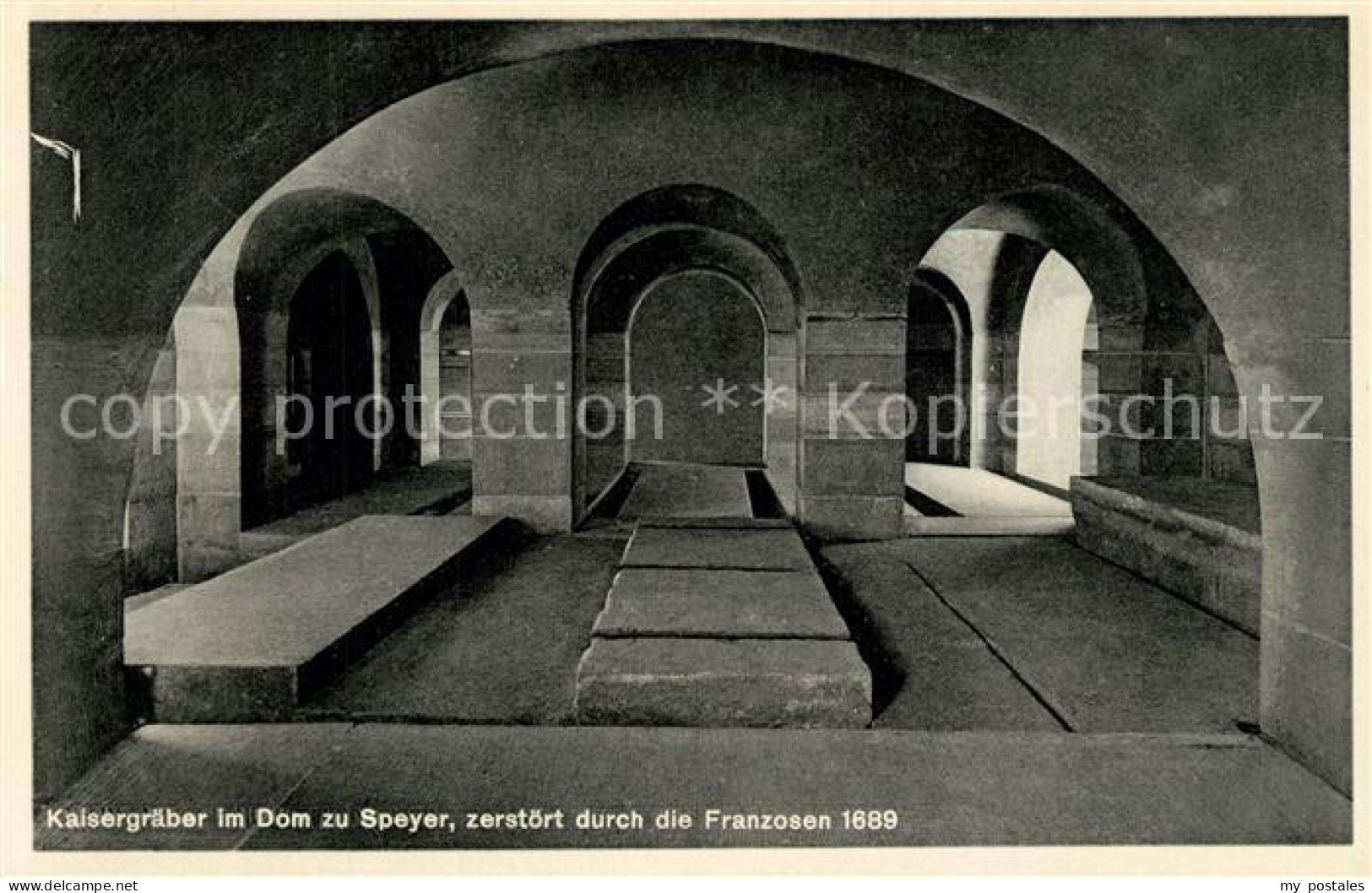 Speyer Rhein Kaisergraeber im Dom zu Speyer