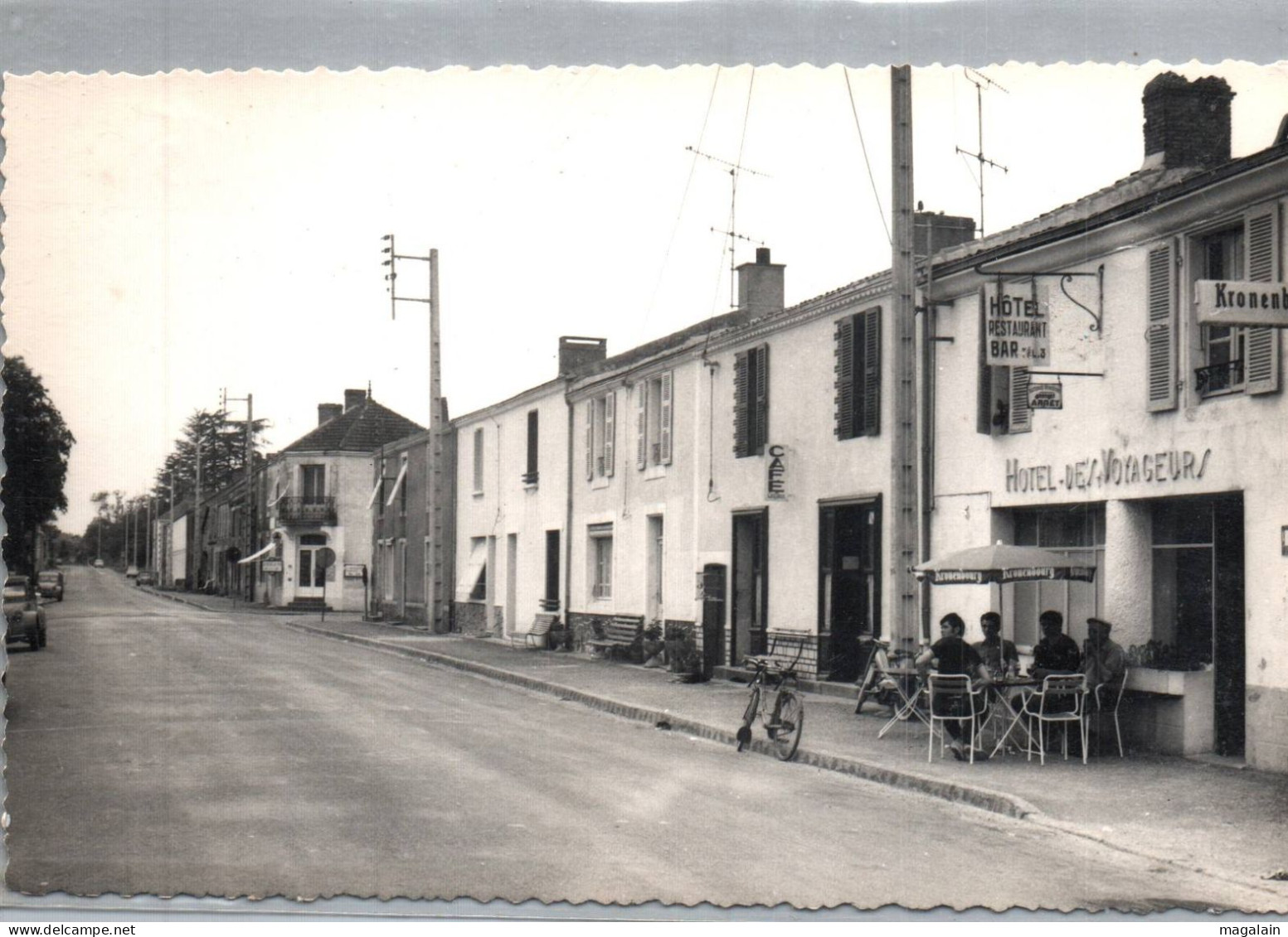 St Florent des Bois : la rue principale (cpsm)