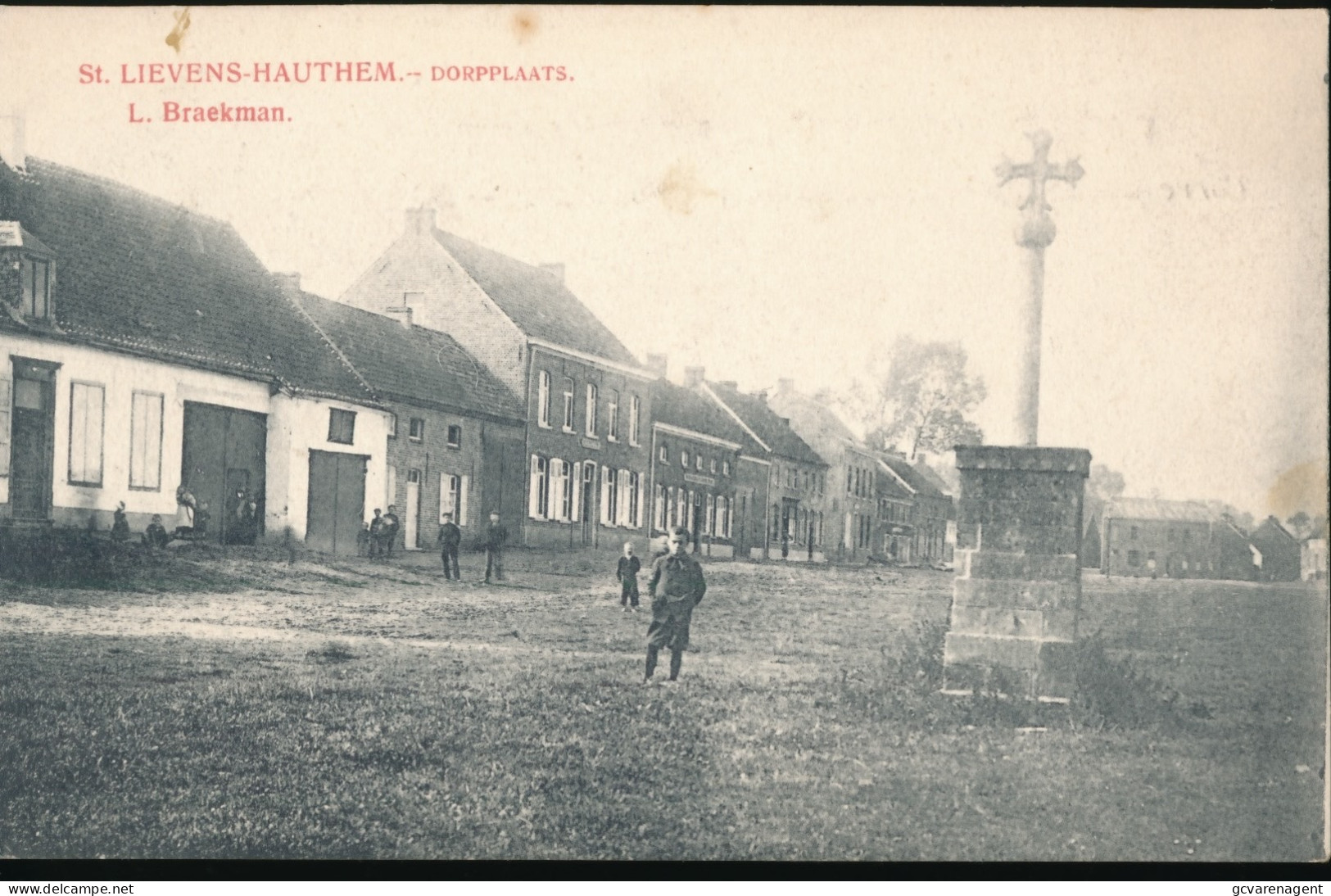ST.LIEVENS HAUTEM.    DORPPLAATS