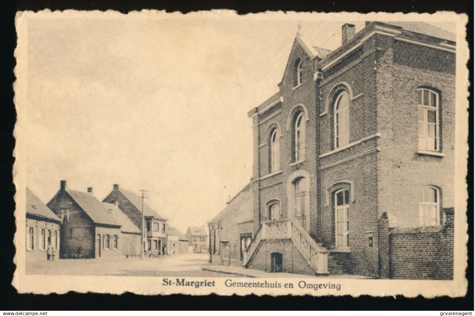 ST.MARGRIET    GEMEENTEHUIS EN OMGEVING