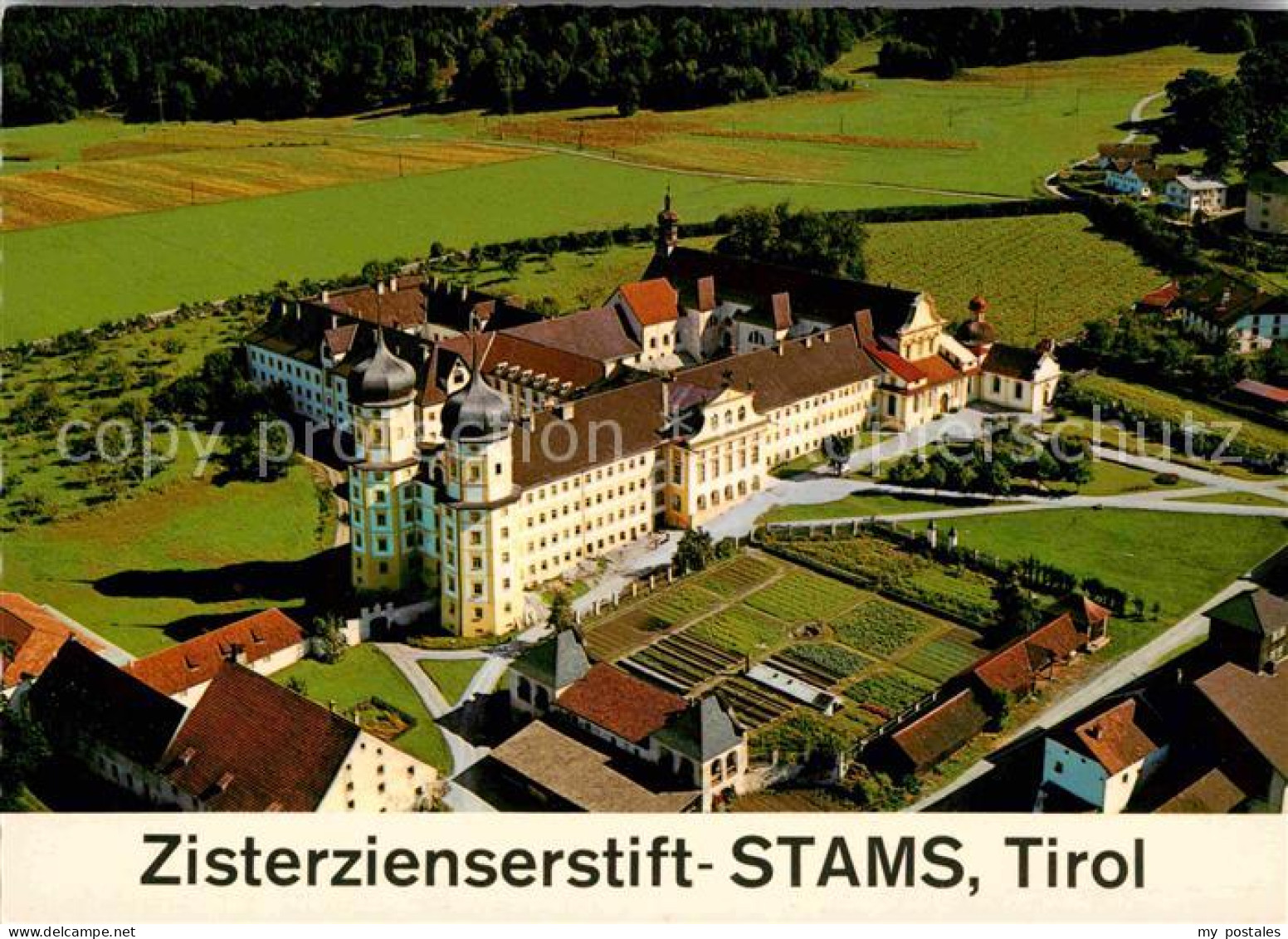 Stams Zisterzienserstift Fliegeraufnahme