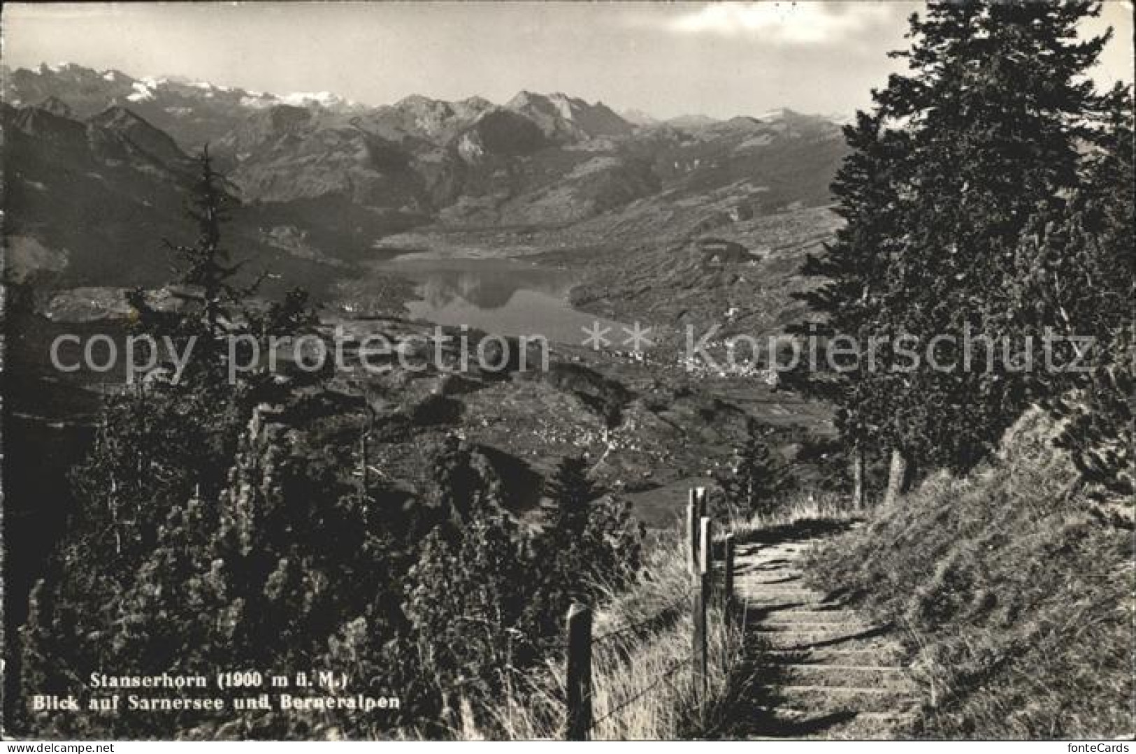 Stanserhorn mit Sarnersee und Berneralpen