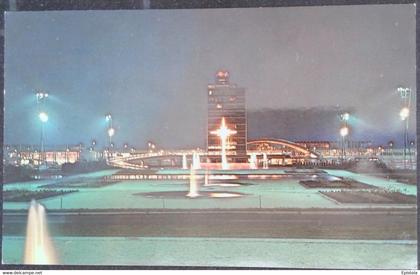 ► New York International AIRPORT  Arrival Bldg  - Fountain of Liberty
