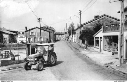 US77 France Marne Givry en Argonne tractor