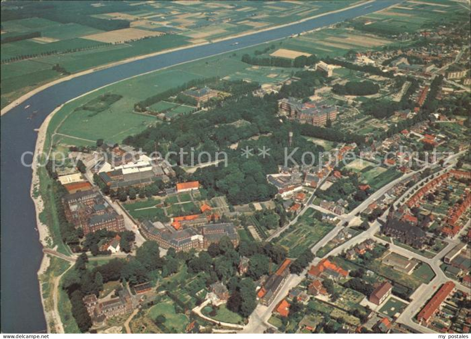 Steyl Niederlande Gemeinde Tegelen mit den 3 Gruendungen Fliegeraufnahme