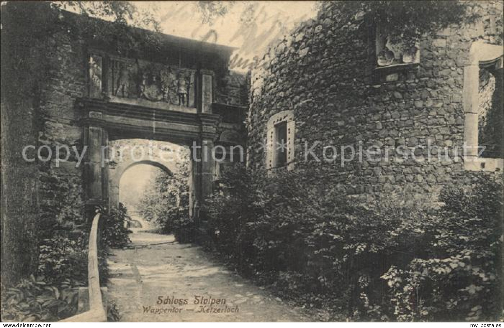 Stolpen Schloss Stolpen Wappentor mit Ketzerloch
