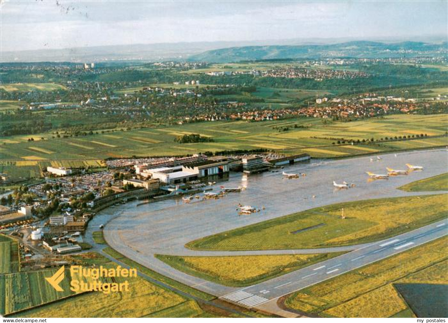 STUTTGART  CITY Flughafen Stuttgart Fliegeraufnahme