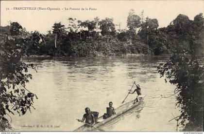 CPA Franceville Ogooué Gabun, Einheimische im Kanu