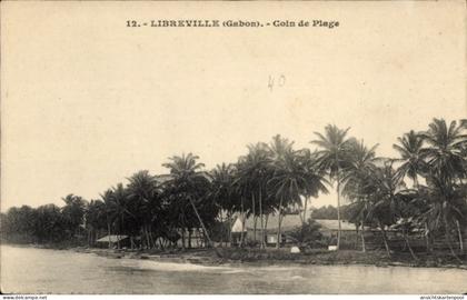 CPA Libreville Gabun, Strandansicht, Palmen, Gebäude, Gabon